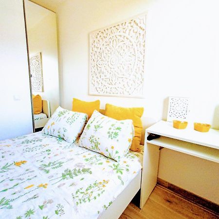 Private Room In Renovated Apartment - Tram 1 Min Walk Nizza Kültér fotó
