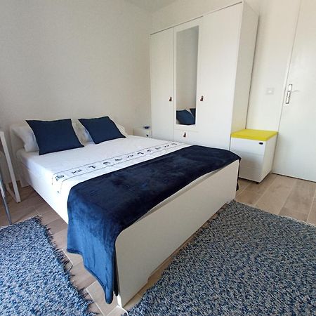 Private Room In Renovated Apartment - Tram 1 Min Walk Nizza Szoba fotó