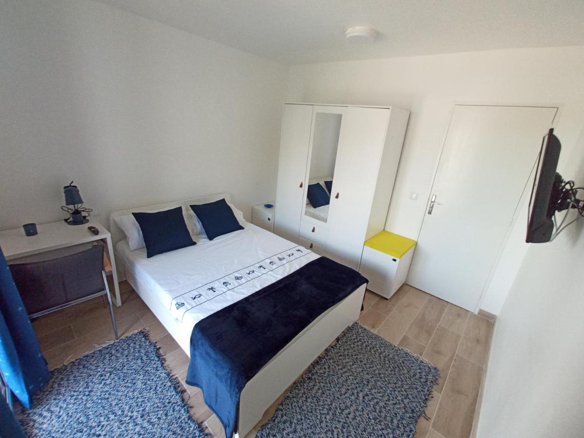 Private Room In Renovated Apartment - Tram 1 Min Walk Nizza Kültér fotó