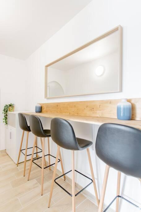 Private Room In Renovated Apartment - Tram 1 Min Walk Nizza Kültér fotó