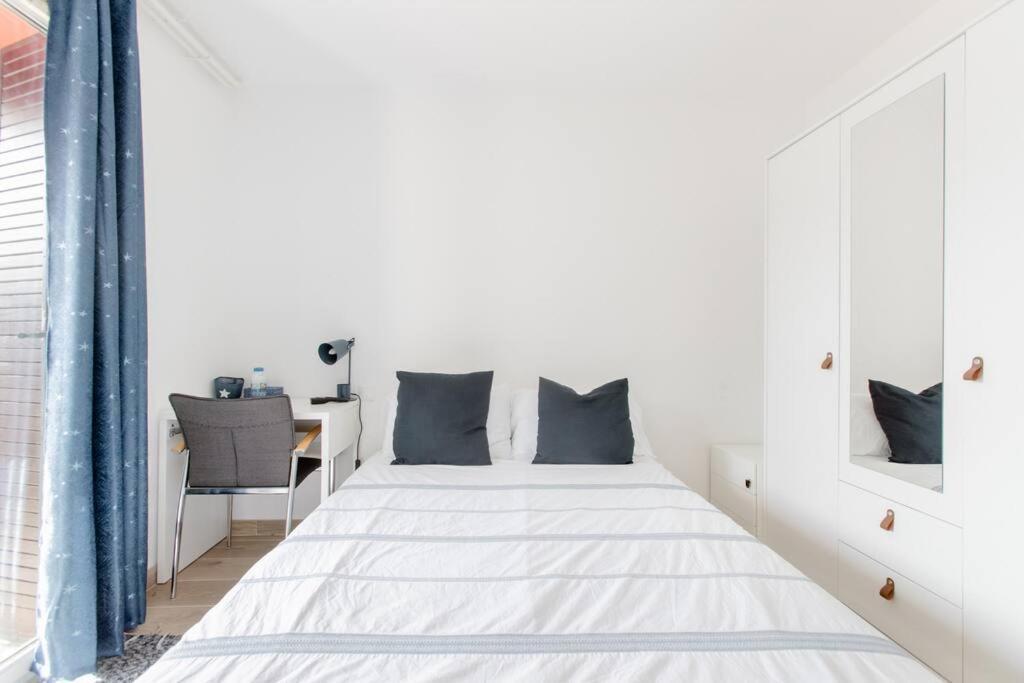 Private Room In Renovated Apartment - Tram 1 Min Walk Nizza Kültér fotó