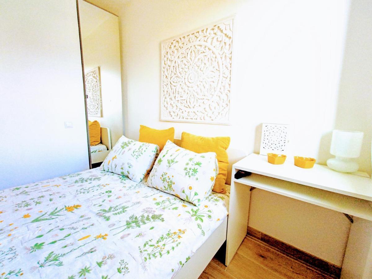 Private Room In Renovated Apartment - Tram 1 Min Walk Nizza Kültér fotó